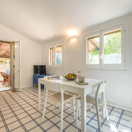 Pellicano By Interhome * וילסימיוס
