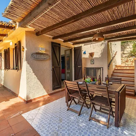 Pellicano By Interhome וילסימיוס